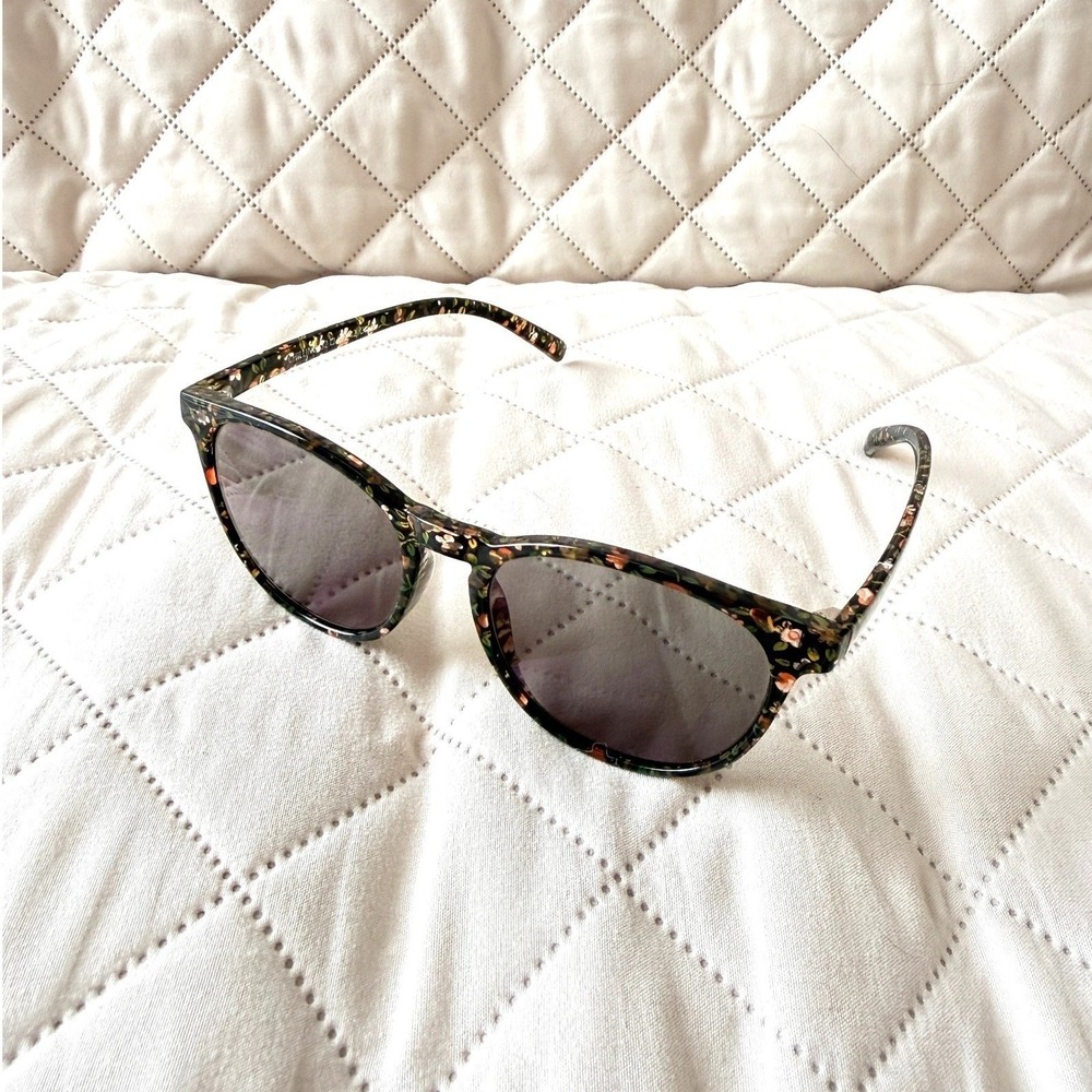 EyeBuyDirect Chilling Floral Round Eyeglasses Non-Prescription Transition Lenses
